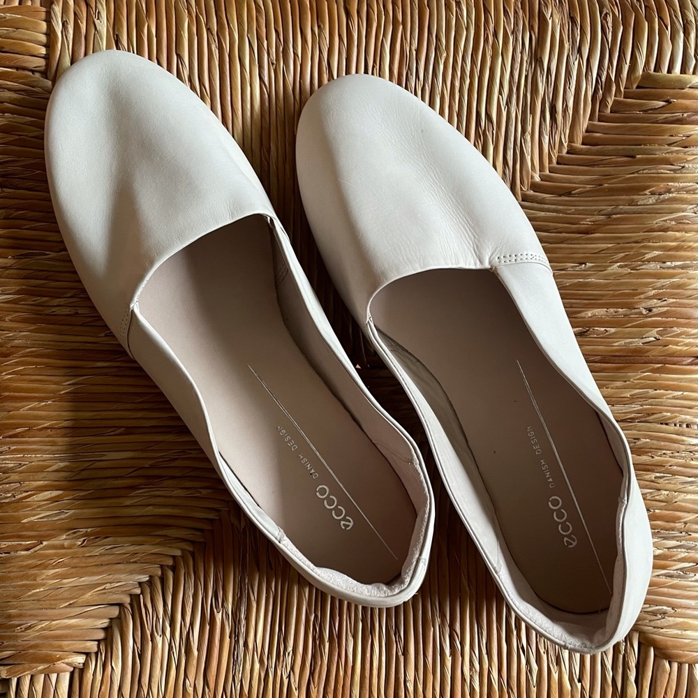 ECCO Simpil Women’s Loafer Size 41 Cream Leather Slip-ons